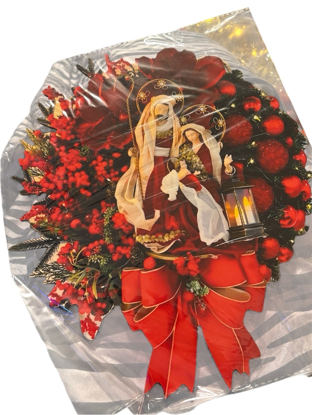 Nativity Christmas Wreath Décor with Red Bow and Lantern